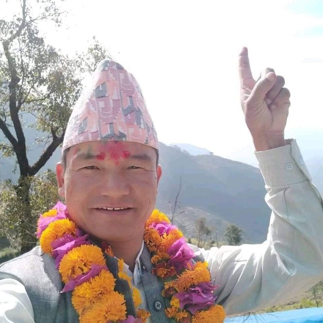 किर्ते जन्मदर्ता  गर्न वडाध्यक्षले  घुस खाएको आरोप