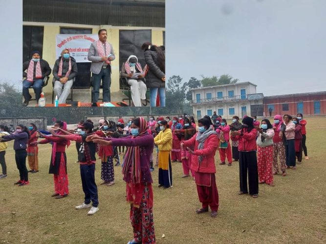 रामग्राममा आत्मरक्षा सिक्दै किशोरी