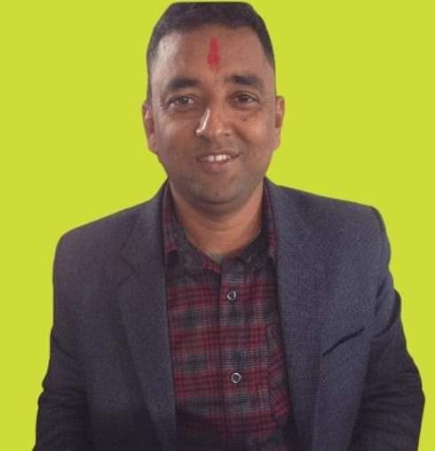 वडाध्यक्ष पाण्डेद्वारा दुई विपन्न विद्यार्थीको अभिभावकत्व ग्रहण