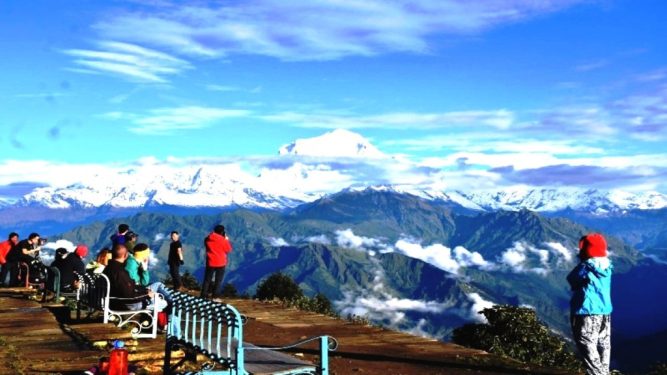 डराइ–डराइ पर्यटकको सेवा गर्छन् पर्यटन व्यवसायी