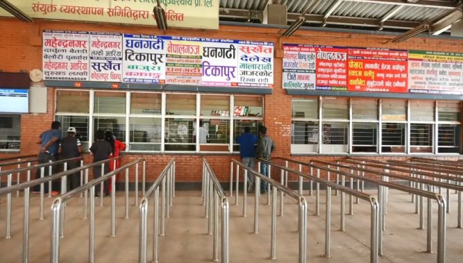दशैँ शुरु भए पनि छैन यात्रुको चाप, बसपार्क सुनसान