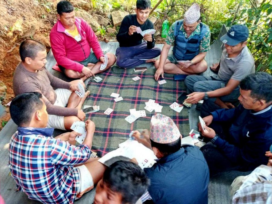 सेवा लिन सेवाग्राही तासको खालमै पुग्नुपर्ने !
