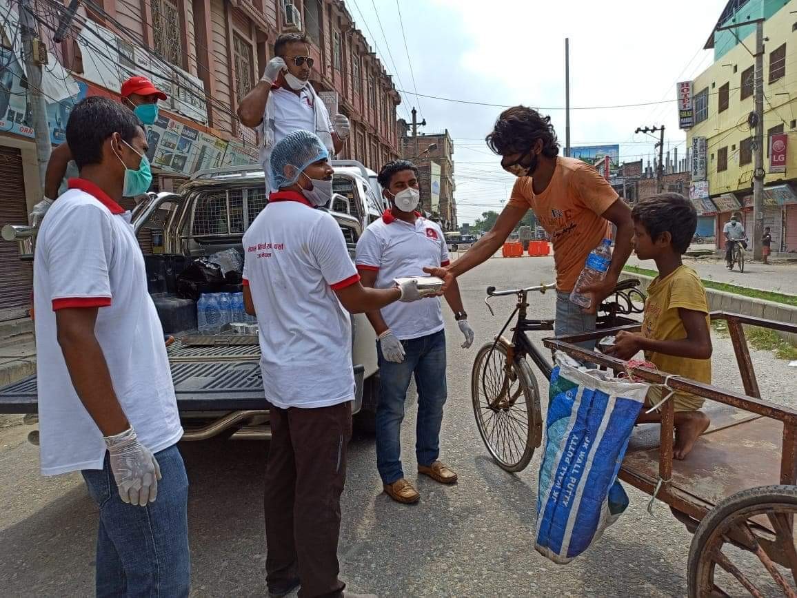 नेबिसंघ पर्साले गरिब असहायलाई निशुल्क खाना खुवाउने कार्यलाई दियो निरन्तरता