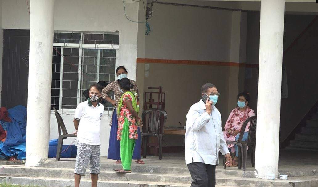 संक्रमित बस्ने ठाउँमा नडराइ जनान्छन् बराहक्षेत्रका नगर प्रमुख निलम खनाल