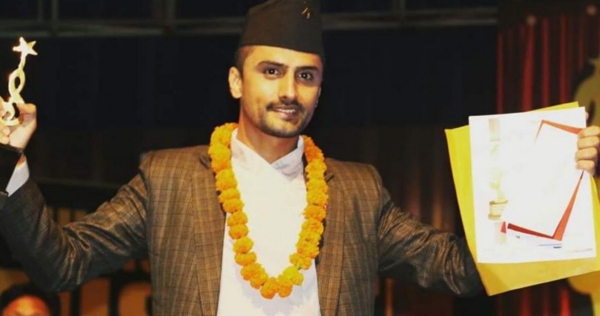 रास्ट्रपतिद्वारा गायक कृष्ण काफ्लेलाई  विभुषित